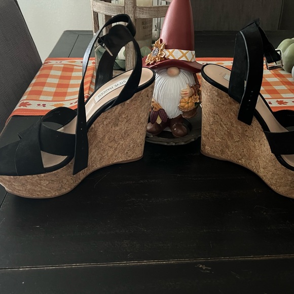 Steve Madden Sandals, wore once, Size 8 1/2 - Picture 3 of 5